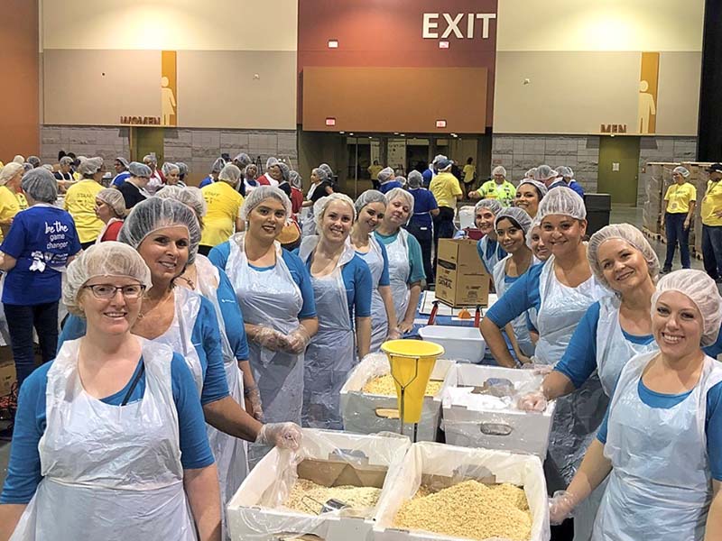 Lunchroom NBAZ Volunteers